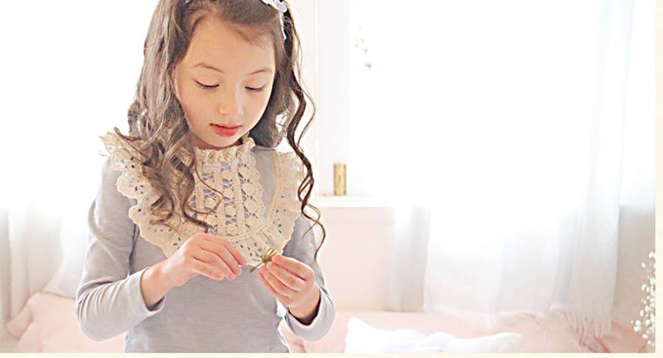 Bluza chic cu guler din macrame model Ellen T Bluza chic cu guler din macrame model Ellen T