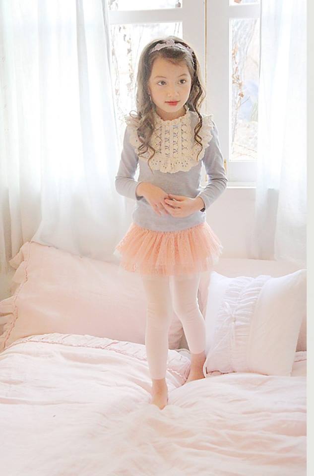 Bluza chic cu guler din macrame model Ellen T Bluza chic cu guler din macrame model Ellen T