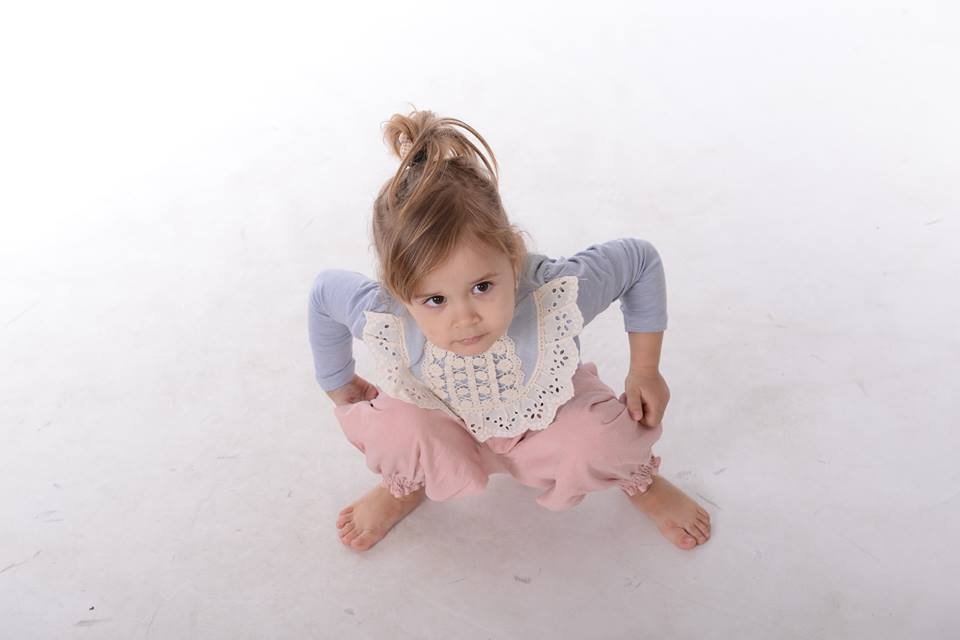 Pantaloni vaporosi cu textura moderna model Amy Pantaloni vaporosi cu textura moderna model Amy