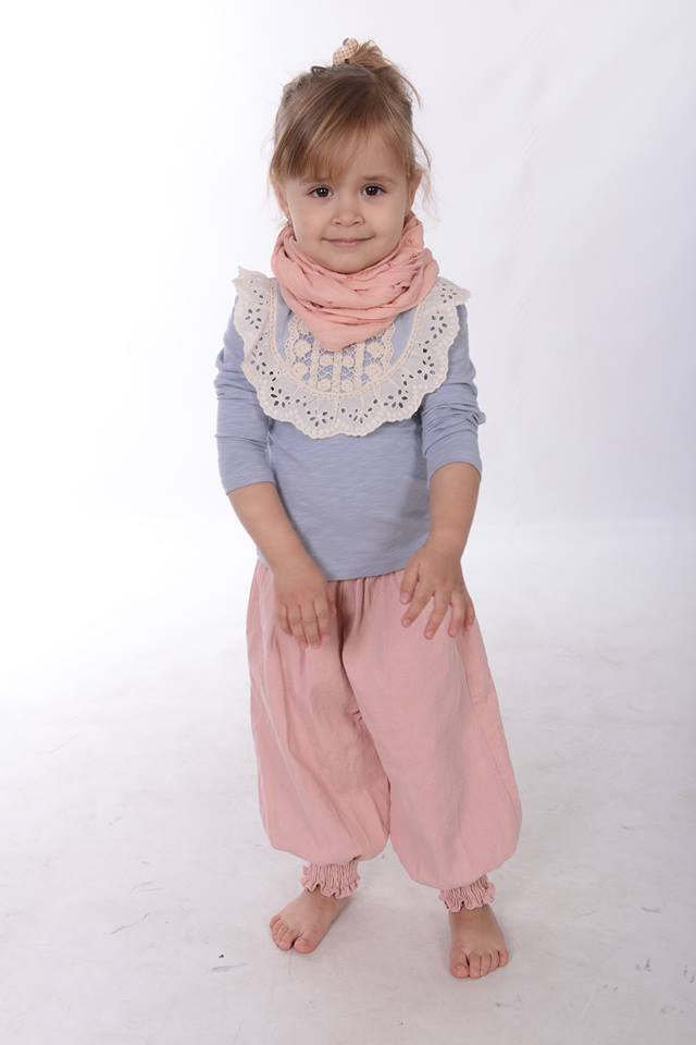 Pantaloni vaporosi cu textura moderna model Amy Pantaloni vaporosi cu textura moderna model Amy