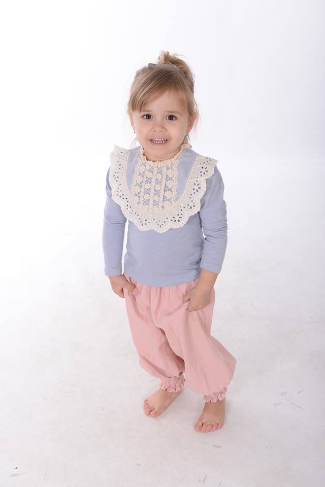 Pantaloni vaporosi cu textura moderna model Amy Pantaloni vaporosi cu textura moderna model Amy