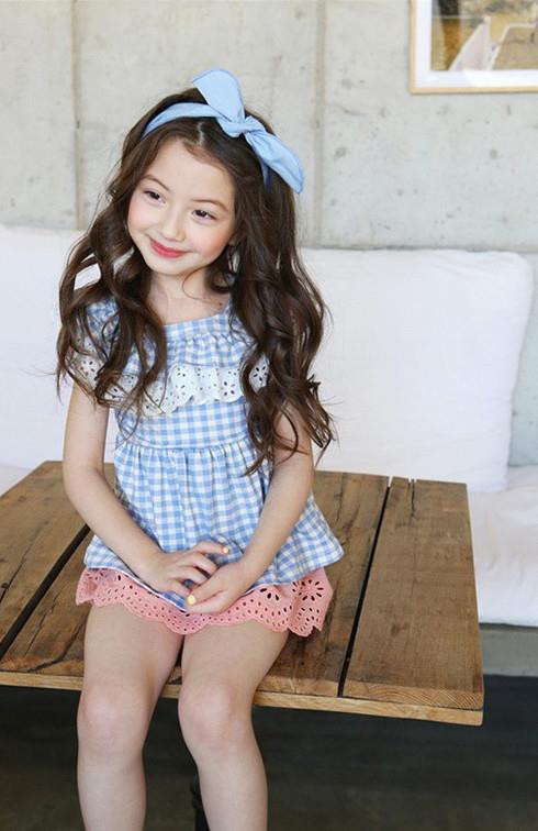 Bluza vaporoasa cu broderie aplicata model Cherry 4 Bluza vaporoasa cu broderie aplicata model Cherry 4