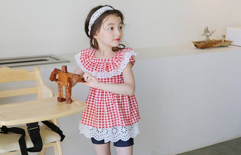 Bluza vaporoasa cu broderie aplicata model Cherry 5 Bluza vaporoasa cu broderie aplicata model Cherry 5