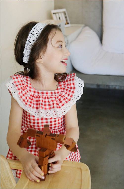 Bluza vaporoasa cu broderie aplicata model Cherry 8 Bluza vaporoasa cu broderie aplicata model Cherry 8