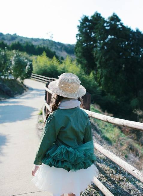 Jacheta chic cu nasturi cu tul aplicat model Lorenz 1 Jacheta chic cu nasturi cu tul aplicat model Lorenz 1