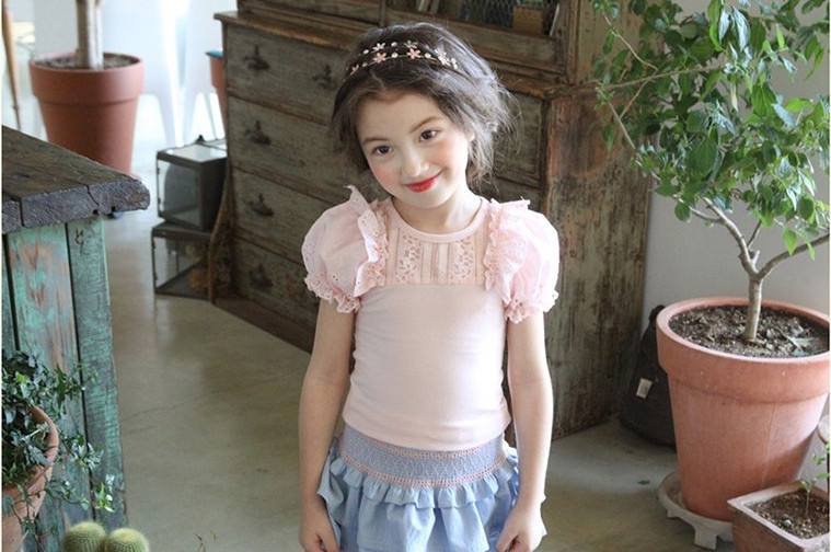 Bluza chic cu maneca scurta si broderie model Gripper 1 Bluza chic cu maneca scurta si broderie model Gripper 1