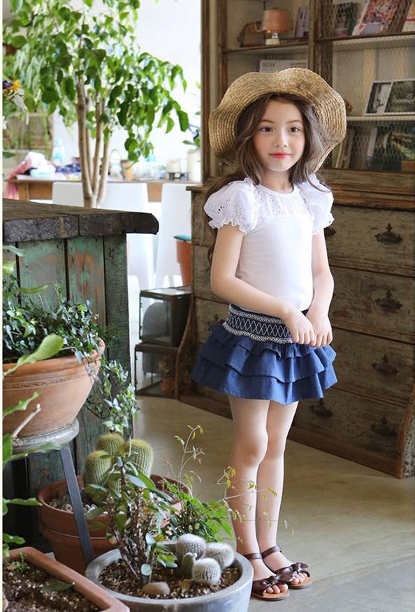 Bluza chic cu maneca scurta si broderie model Gripper 6 Bluza chic cu maneca scurta si broderie model Gripper 6