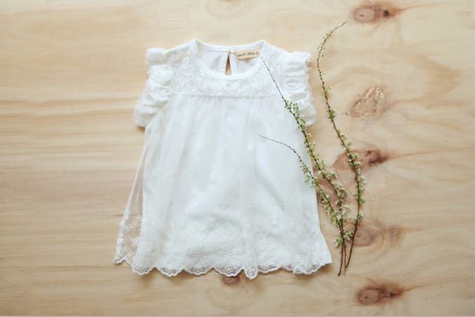 Bluza trendy cu broderie fina aplicata model Caprice 14 Bluza trendy cu broderie fina aplicata model Caprice 14