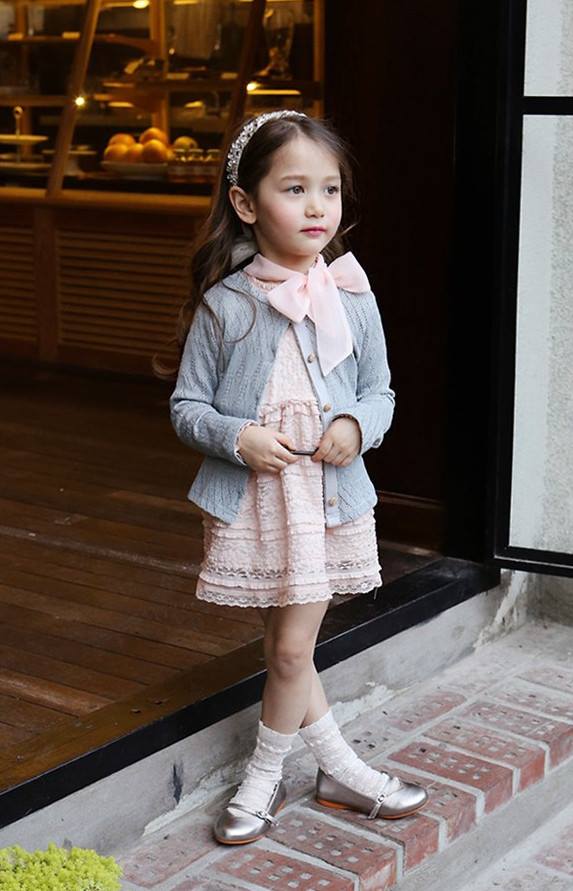 Rochie vintage delicata cu broderie model Lucia 3