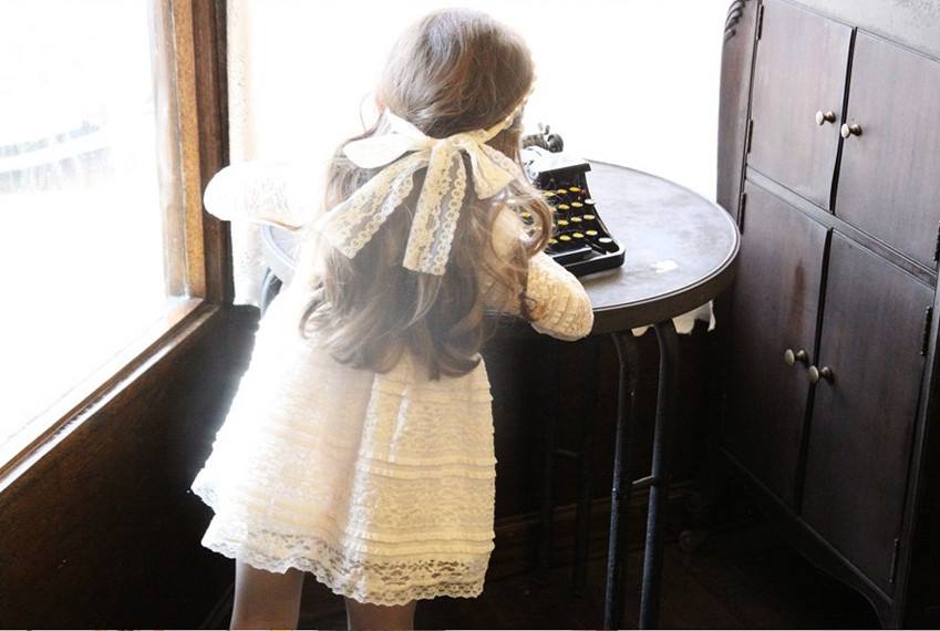 Rochie vintage delicata cu broderie model Lucia 9